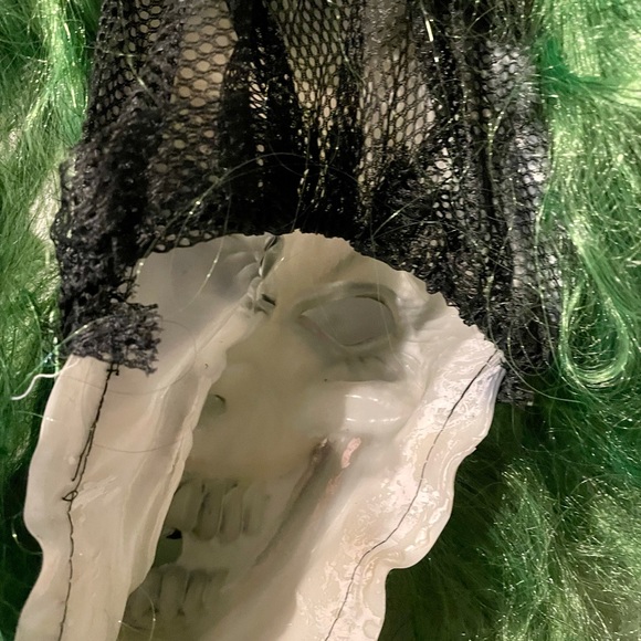 NWT HALLOWEEN MASK - green hair (adult) - Picture 2 of 4